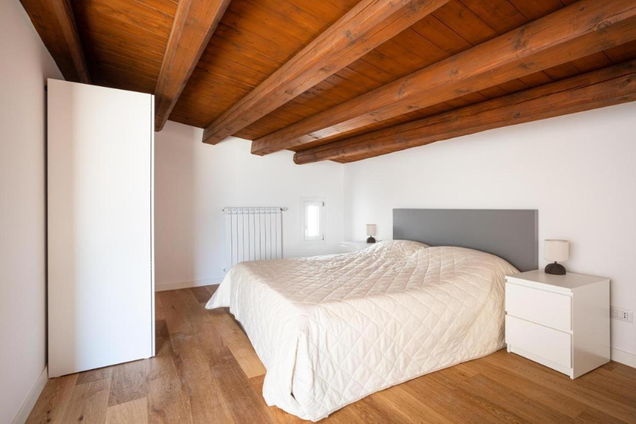 Casa Azzurra - Palazzo Del Buonpastore ปาแลร์โม ภายนอก รูปภาพ
