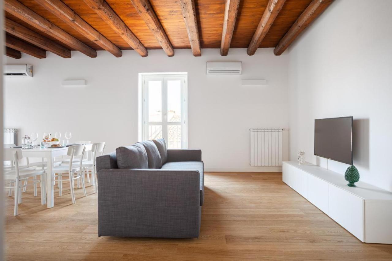 Casa Azzurra - Palazzo Del Buonpastore ปาแลร์โม ภายนอก รูปภาพ